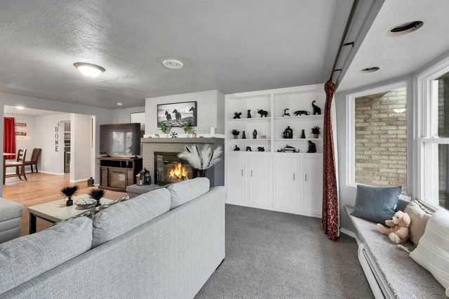 436 E BRIAR LANE, Green Bay, WI 54301