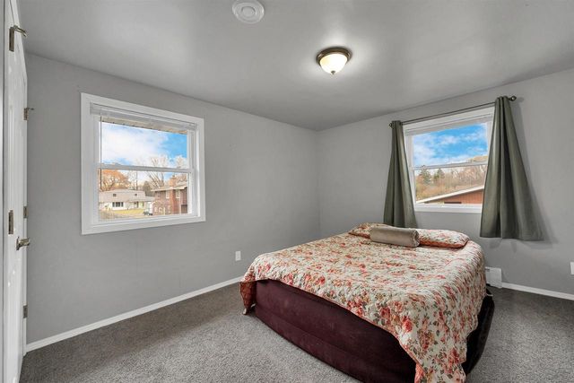 436 E BRIAR LANE, Green Bay, WI 54301