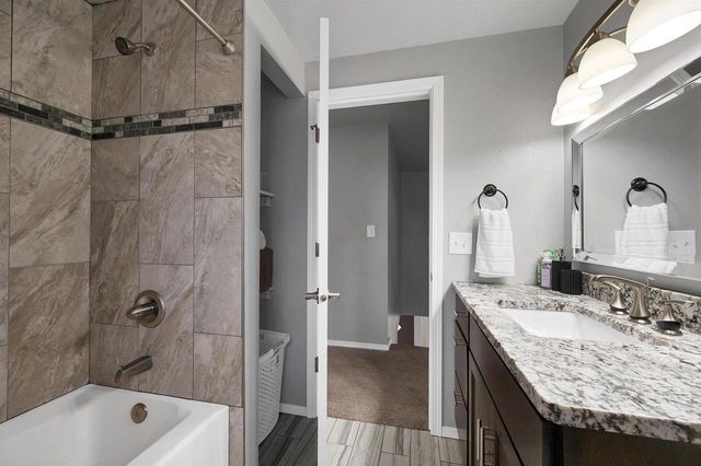 436 E BRIAR LANE, Green Bay, WI 54301