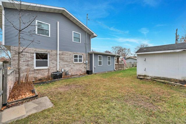 436 E BRIAR LANE, Green Bay, WI 54301