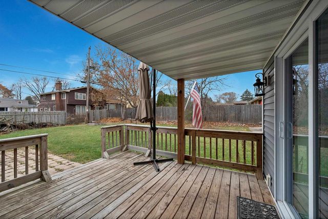 436 E BRIAR LANE, Green Bay, WI 54301