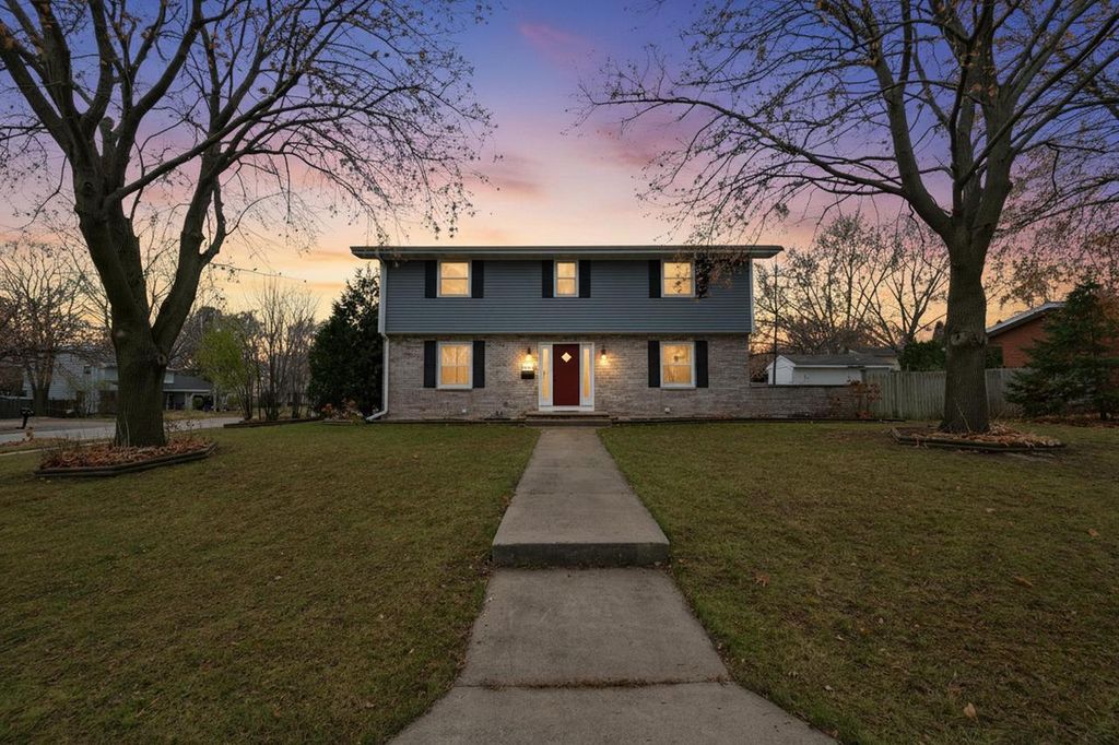 436 E BRIAR LANE, Green Bay, WI 54301