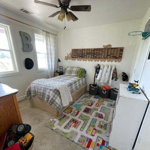 433 County Road 1245, Savoy, TX 75479