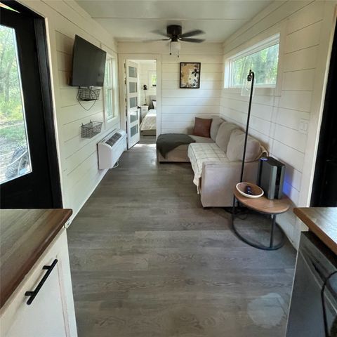 433 County Road 1245, Savoy, TX 75479