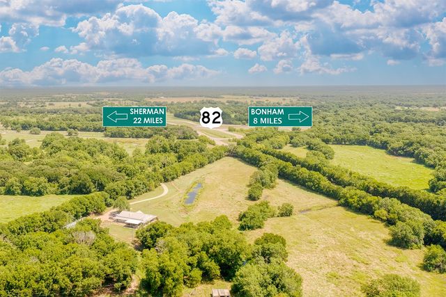 433 County Road 1245, Savoy, TX 75479