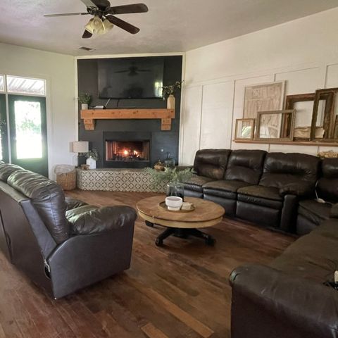 433 County Road 1245, Savoy, TX 75479