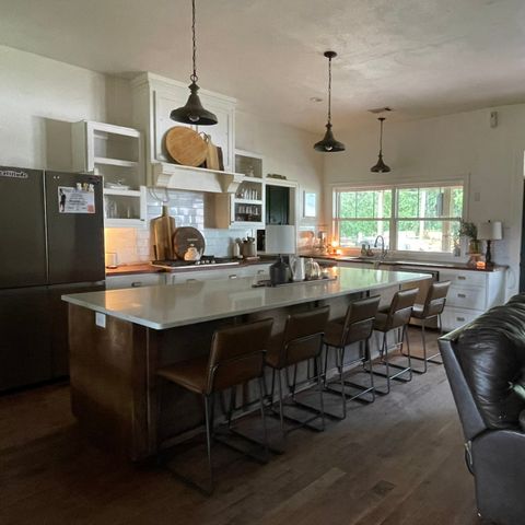 433 County Road 1245, Savoy, TX 75479