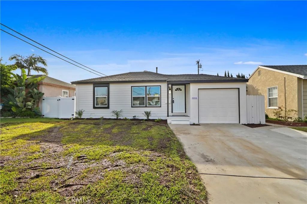8806 Stamps, Downey, CA 90240