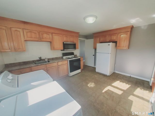 47 Park Street 2R, Stamford, CT 06902