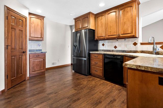 1519 REMINGTON ROAD, Neenah, WI 54956