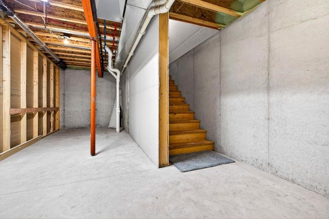 1519 REMINGTON ROAD, Neenah, WI 54956