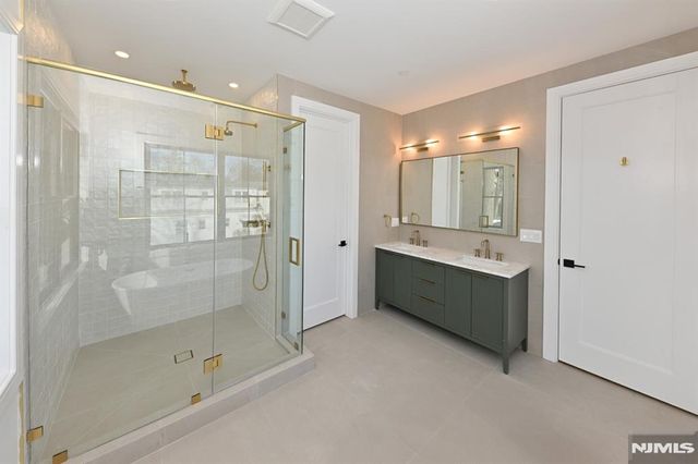 212 Monroe Avenue, River Edge, NJ 07661