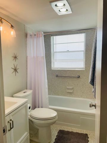 277 Chatham N, West Palm Beach, FL 33417