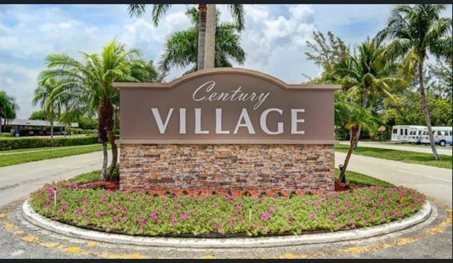 277 Chatham N, West Palm Beach, FL 33417