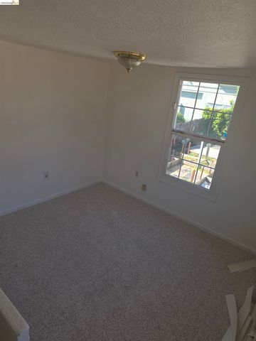 5432 Bancroft Ave, Oakland, CA 94601