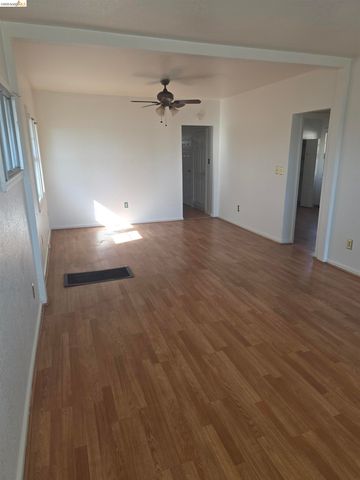 5432 Bancroft Ave, Oakland, CA 94601