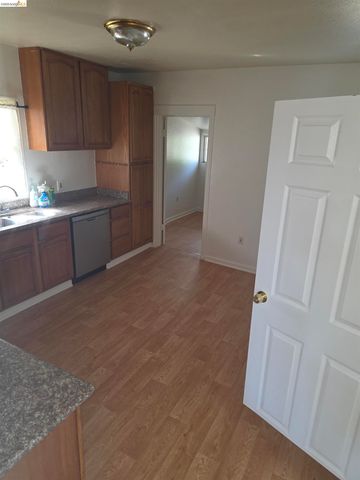 5432 Bancroft Ave, Oakland, CA 94601