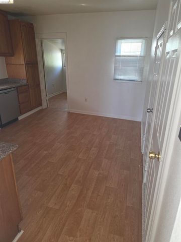 5432 Bancroft Ave, Oakland, CA 94601