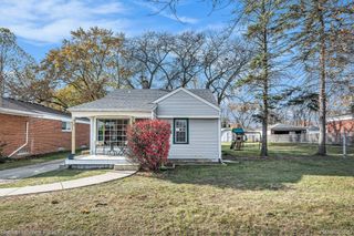 8241 Robindale Avenue, Dearborn Heights, MI 48127