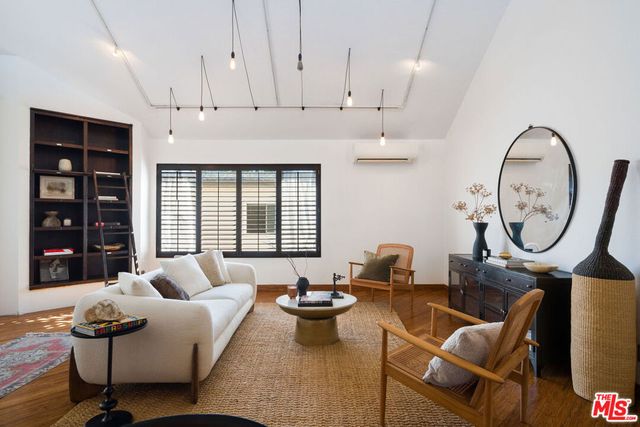 1914 11th Street 4, Santa Monica, CA 90404