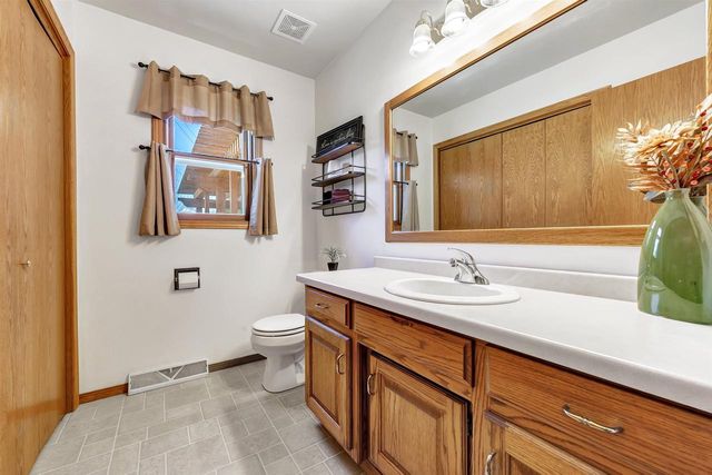 2146 DEER POINT LANE, De Pere, WI 54115