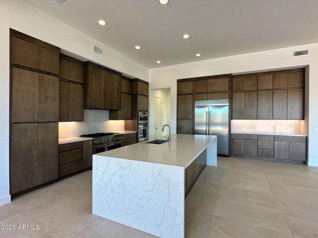 5714 E RANCHO CALIENTE Drive, Cave Creek, AZ 85331