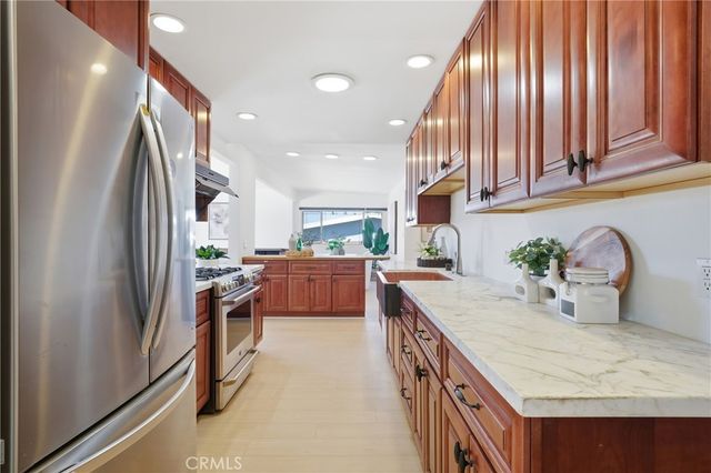 2017 W Macarthur St, Rancho Palos Verdes, CA 90275