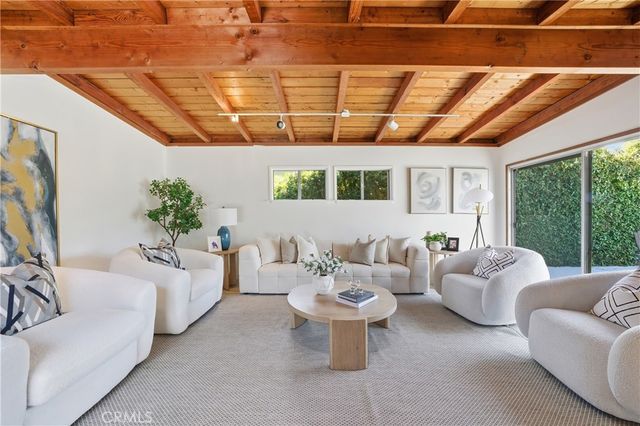 2017 W Macarthur St, Rancho Palos Verdes, CA 90275