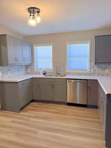 208 W 23rd Street, Pittsburg, KS 66762