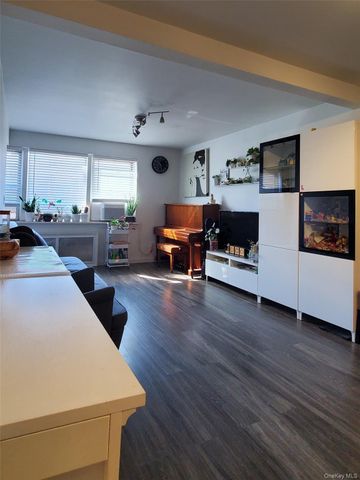 138-29 Jewel Avenue 1C, Flushing, NY 11367