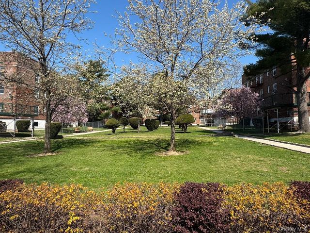138-29 Jewel Avenue 1C, Flushing, NY 11367