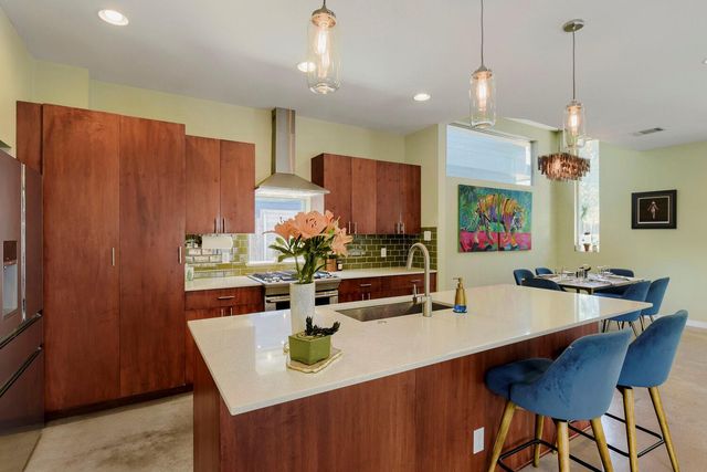 2112 Haskell ST A, Austin, TX 78702
