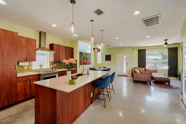 2112 Haskell ST A, Austin, TX 78702