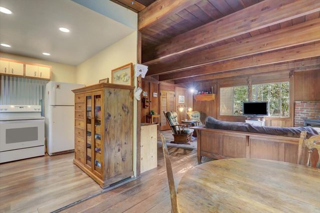 10046 Smith Rd, Grass Valley, CA 95949