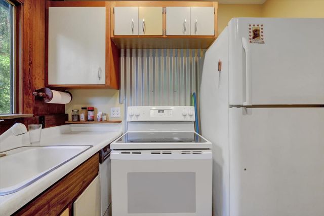 10046 Smith Rd, Grass Valley, CA 95949