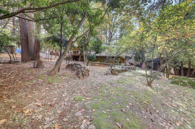 10046 Smith Rd, Grass Valley, CA 95949