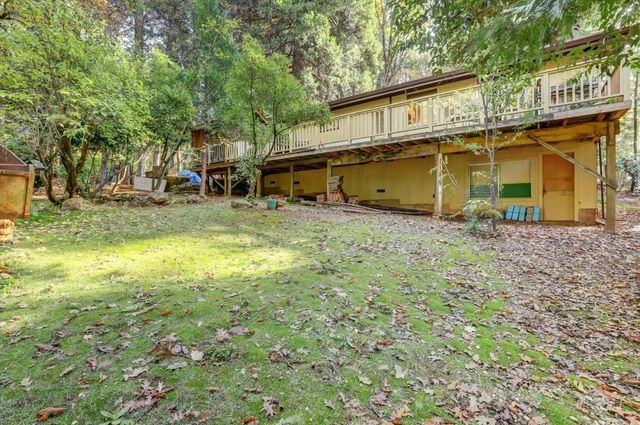 10046 Smith Rd, Grass Valley, CA 95949