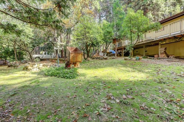 10046 Smith Rd, Grass Valley, CA 95949