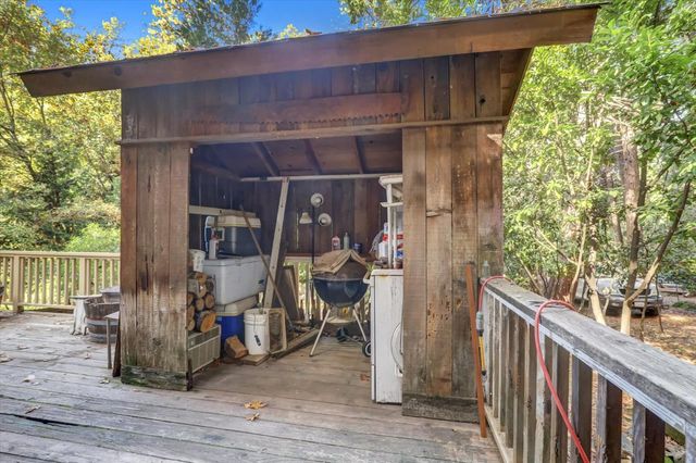 10046 Smith Rd, Grass Valley, CA 95949