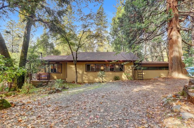10046 Smith Rd, Grass Valley, CA 95949