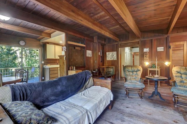 10046 Smith Rd, Grass Valley, CA 95949