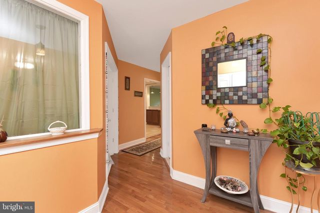 19 EXETER CT, Princeton, NJ 08540