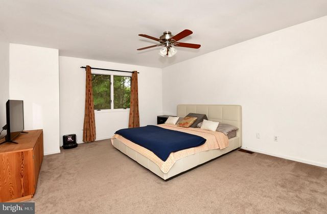 19 EXETER CT, Princeton, NJ 08540