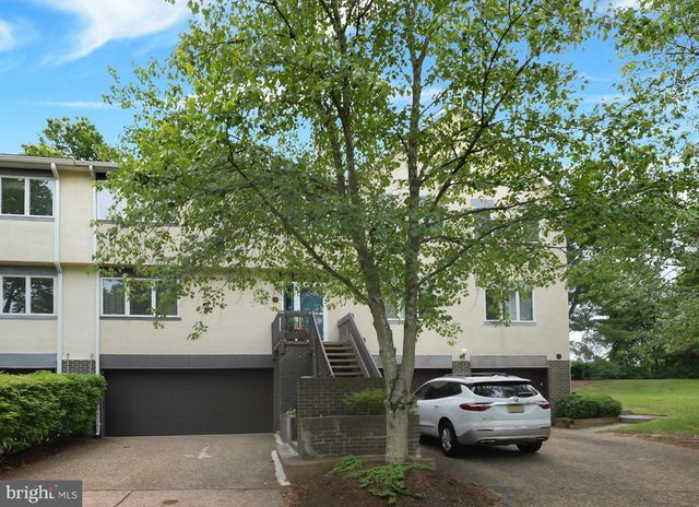 19 EXETER CT, Princeton, NJ 08540