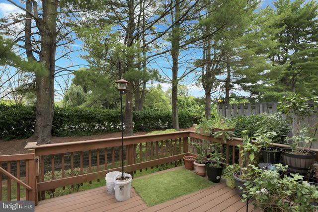 19 EXETER CT, Princeton, NJ 08540