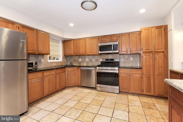 19 EXETER CT, Princeton, NJ 08540