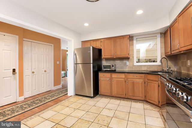 19 EXETER CT, Princeton, NJ 08540