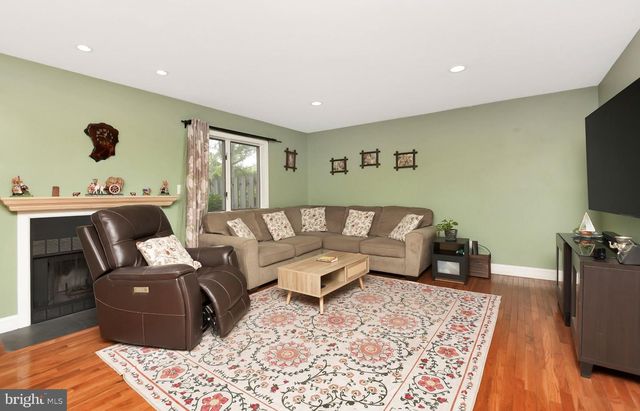 19 EXETER CT, Princeton, NJ 08540