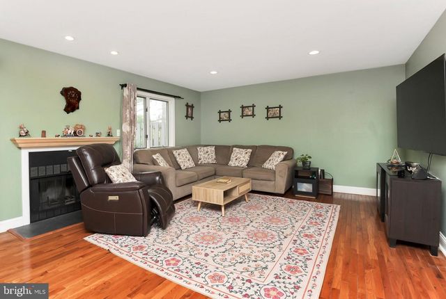 19 EXETER CT, Princeton, NJ 08540