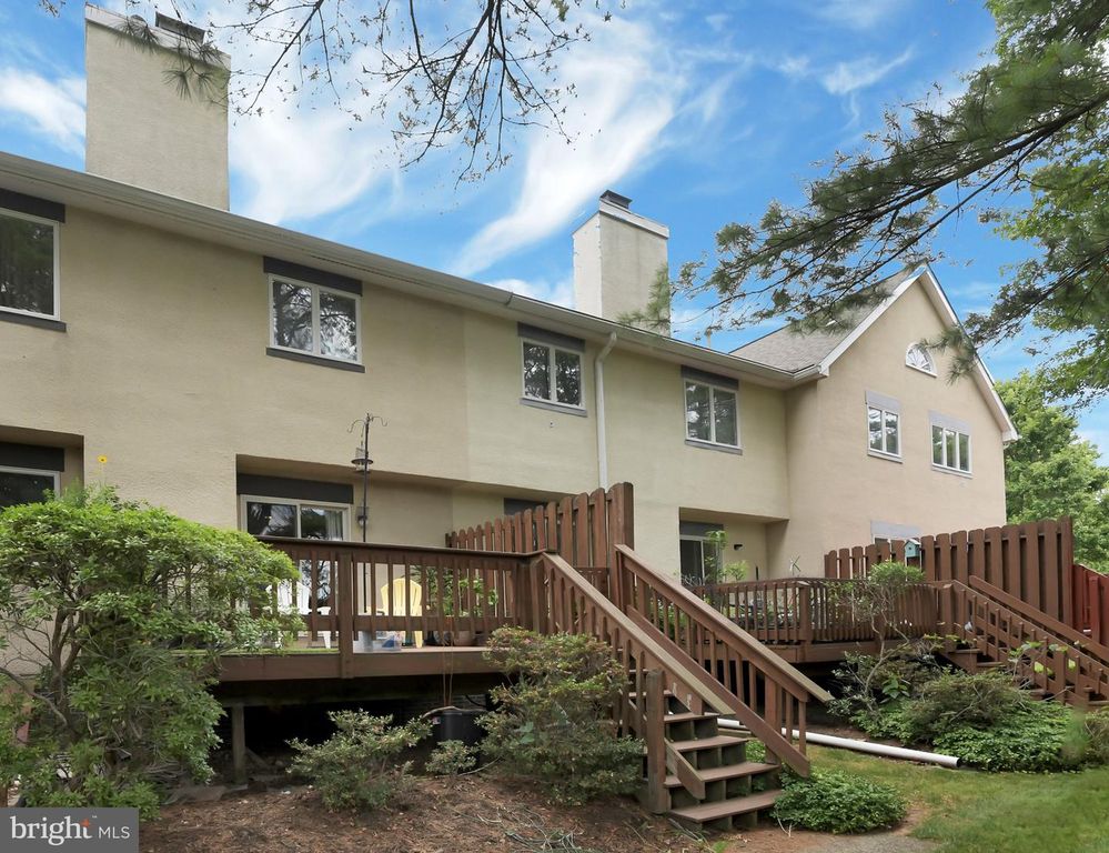 19 EXETER CT, Princeton, NJ 08540